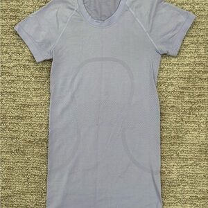 Lululemon Swiftly Tech Short Sleeve 2.0 Hip Lenghth Size 0